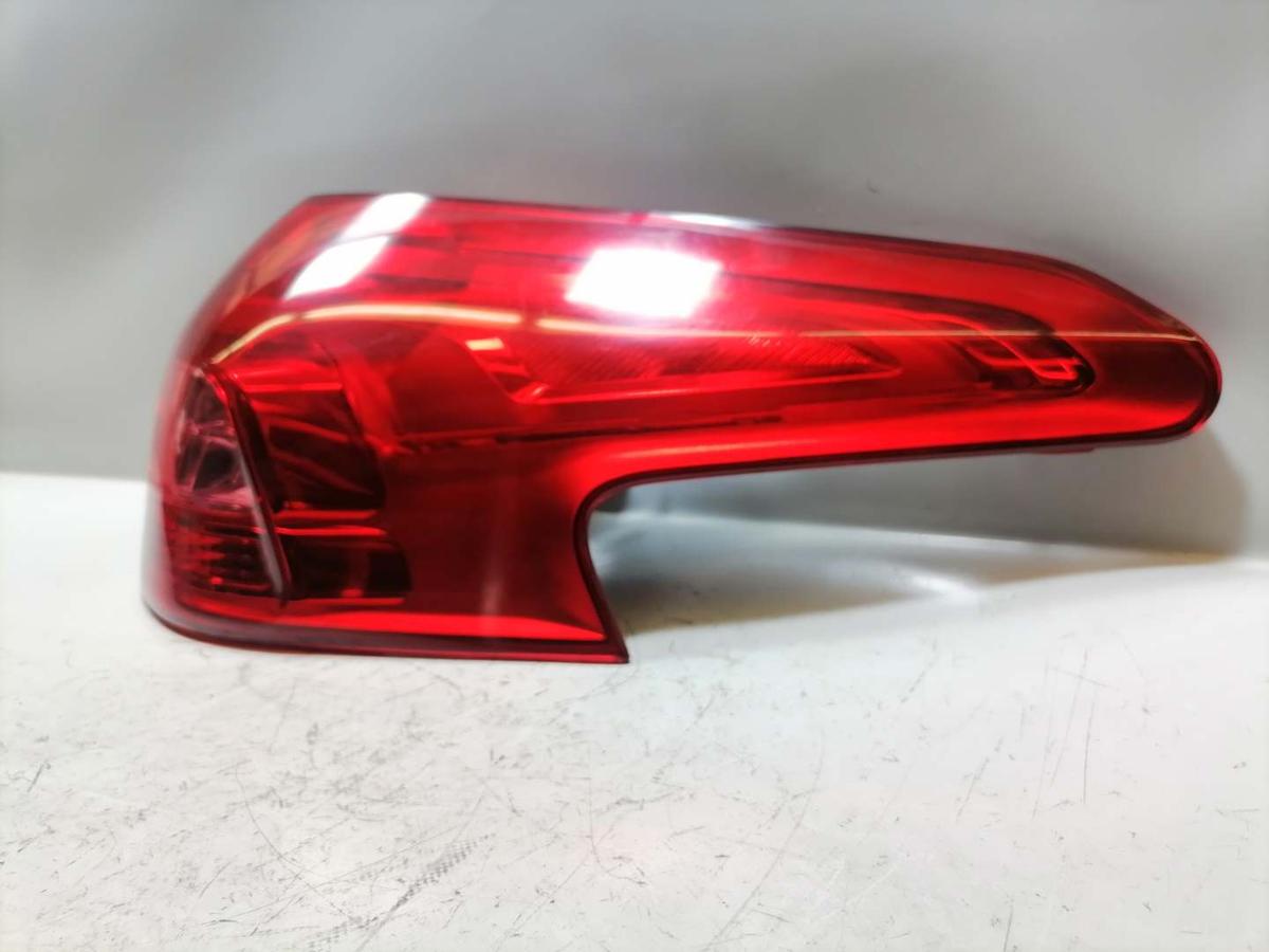 Citroen C5 original Rücklicht außen rechts teil LED Kombi BJ10